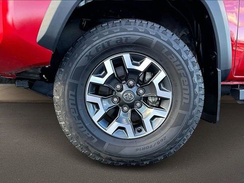 Used 2023 Toyota Tacoma TRD Off-Road image 8