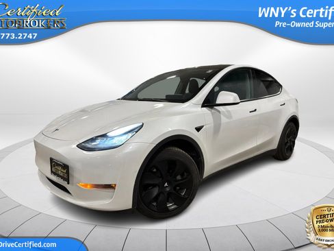Used 2022 Tesla Model Y Long Range image 1
