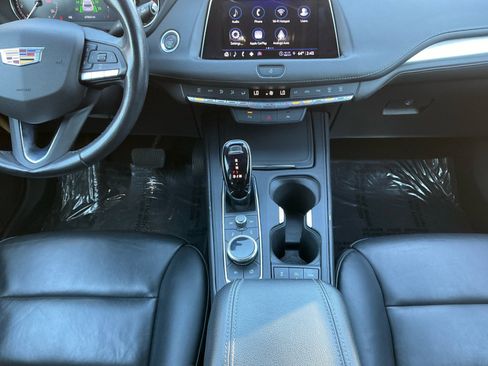 Used 2023 Cadillac XT4 Premium Luxury image 11