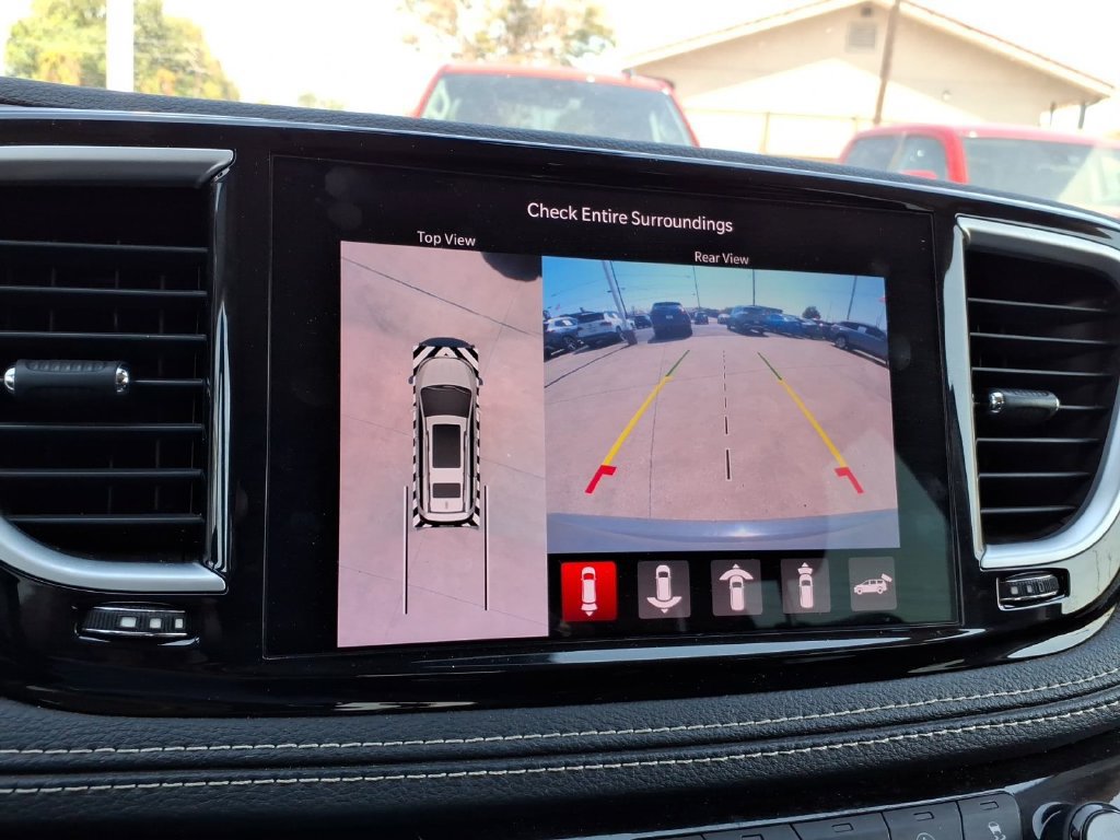 Used 2022 Chrysler Pacifica Limited FWD image 34