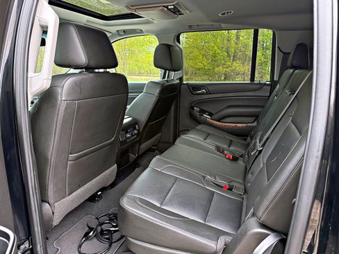 Used 2019 Chevrolet Suburban Premier AWD/4WD image 20