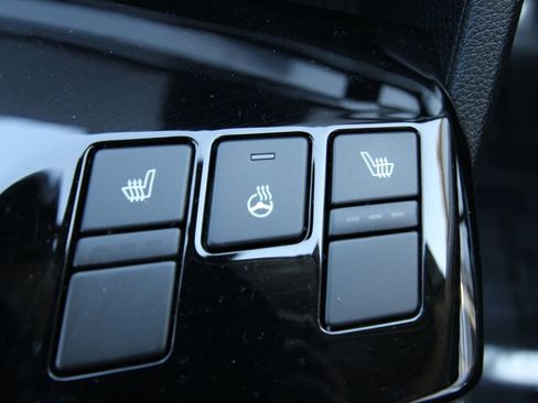 Used 2023 Kia Sportage EX image 27