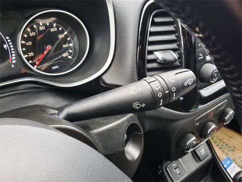 Used 2018 Jeep Compass Altitude image 13