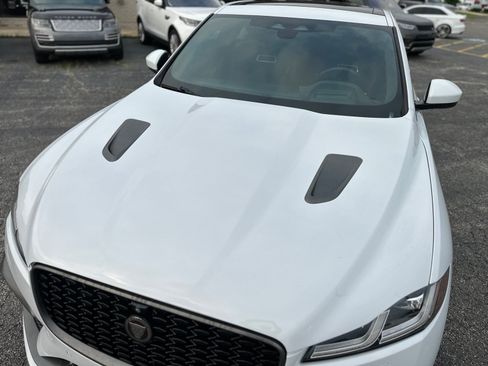 Used 2021 Jaguar F-PACE SVR AWD/4WD image 9