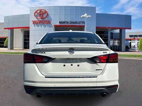 Used 2022 Nissan Altima 2.0 SR FWD image 6