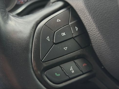 Used 2019 Jeep Cherokee Trailhawk w/ Cold Weather Group AWD/4WD image 22