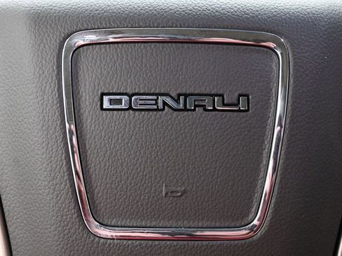 Used 2018 GMC Yukon Denali w/ Denali Ultimate Package AWD/4WD image 26