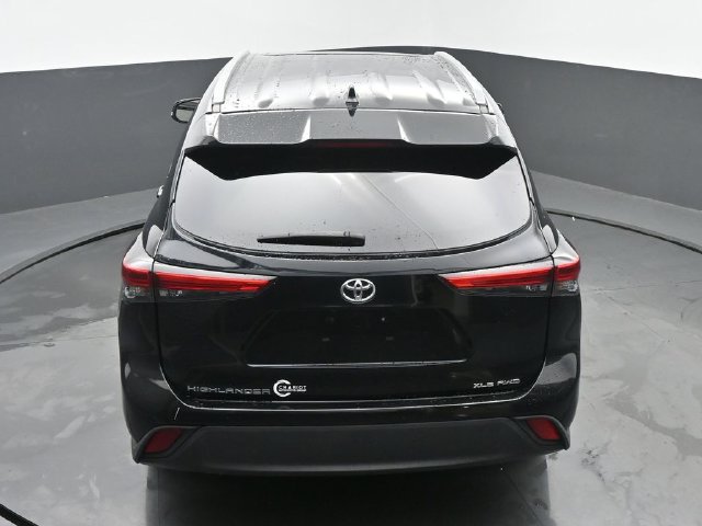 Used 2023 Toyota Highlander XLE AWD/4WD image 44