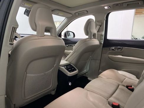 Used 2020 Volvo XC90 T5 Momentum image 71