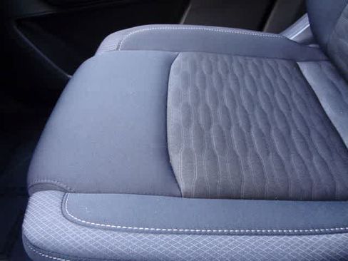 Used 2025 Nissan Pathfinder SV FWD image 33