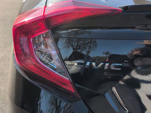 Used 2021 Honda Civic Sport image 11