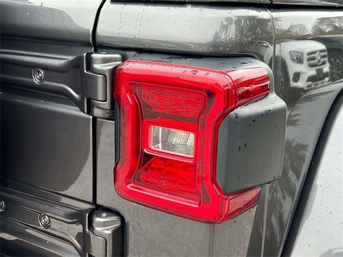 Certified 2021 Jeep Wrangler Unlimited Sahara image 14