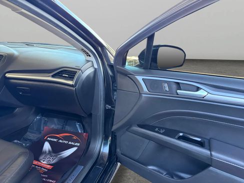 Used 2015 Ford Fusion Titanium AWD/4WD image 19