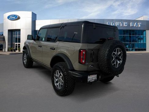 Certified 2025 Ford Bronco Badlands AWD/4WD image 3