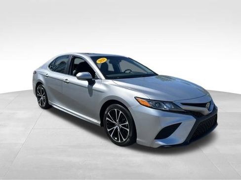 Used 2020 Toyota Camry SE w/ Audio Package FWD image 8