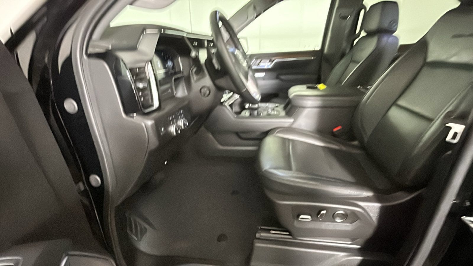 Used 2025 GMC Sierra 1500 Denali AWD/4WD image 14