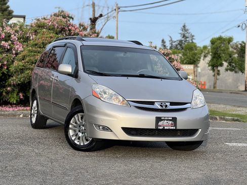 Used 2008 Toyota Sienna XLE Limited AWD/4WD image 1