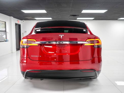 Used 2018 Tesla Model X 75D AWD/4WD image 4