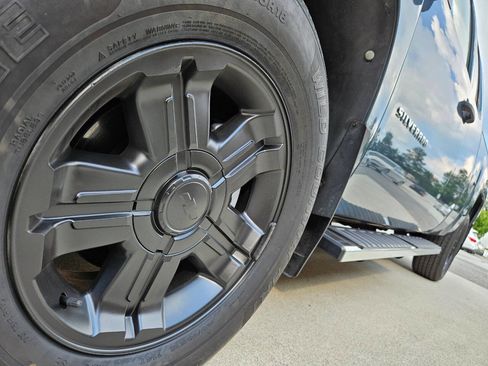 Used 2011 Chevrolet Silverado 1500 LT w/ All-Star Edition image 8