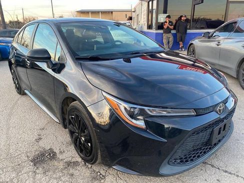 Used 2021 Toyota Corolla LE image 4