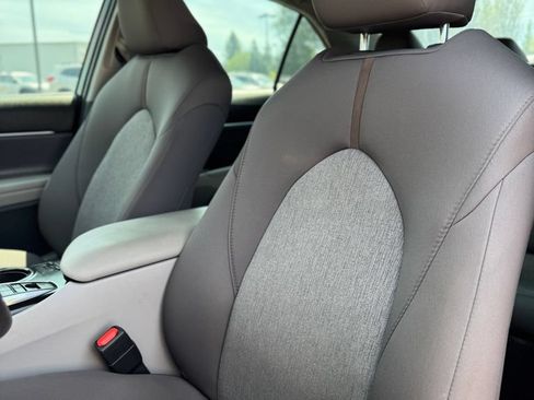 Used 2019 Toyota Camry LE FWD image 27