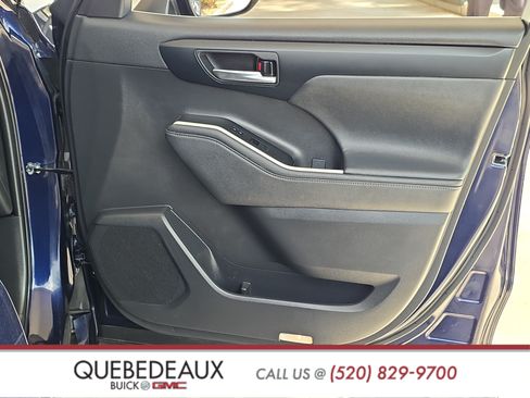 Used 2023 Toyota Highlander XLE FWD image 29