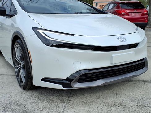 Used 2024 Toyota Prius Limited w/ Limited Premium Package image 9