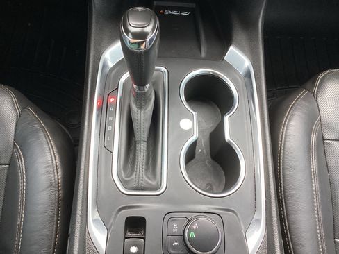 Used 2020 Chevrolet Traverse Premier image 27