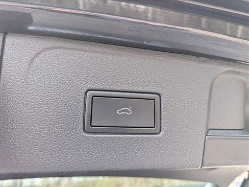 Used 2023 Volkswagen Atlas SEL image 25