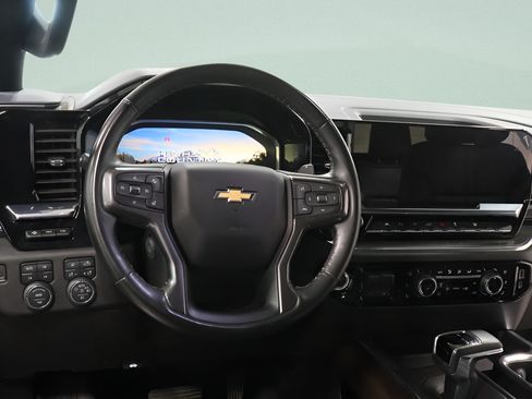 Used 2023 Chevrolet Silverado 1500 High Country w/ Technology Package AWD/4WD image 6