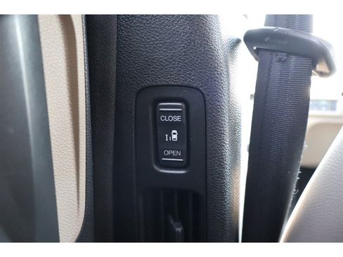 Used 2018 Honda Odyssey Elite image 32