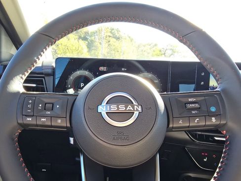 Used 2026 Nissan Kicks SR w/ Cold Weather Package image 15