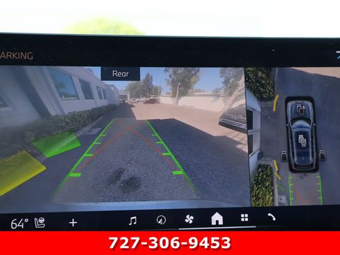 Used 2024 BMW X7 xDrive40i w/ Premium Package image 3