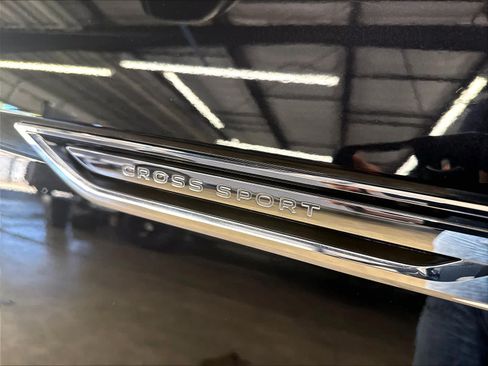 Certified 2026 Volkswagen Atlas Cross Sport SE w/ Panoramic Sunroof Package AWD/4WD image 34