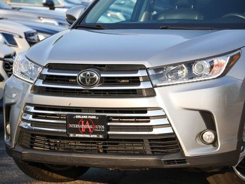 Used 2017 Toyota Highlander Limited AWD/4WD image 17
