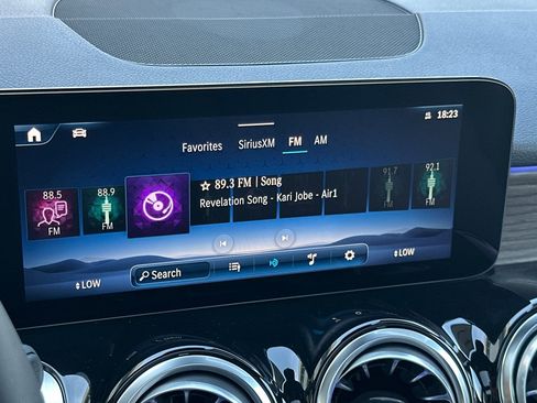 New 2025 Mercedes-Benz GLB 250 4MATIC image 18