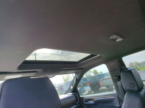 Used 2024 Chevrolet Silverado 1500 High Country image 21