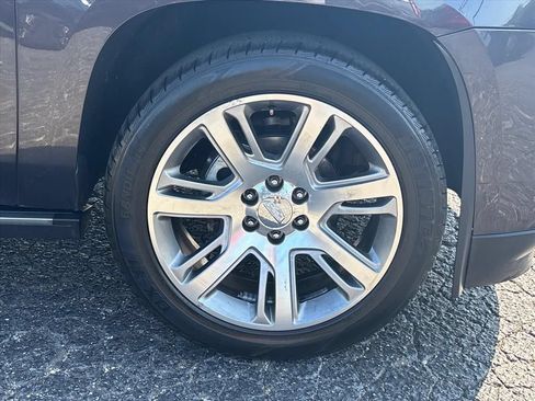 Used 2015 Cadillac Escalade Premium AWD/4WD image 10