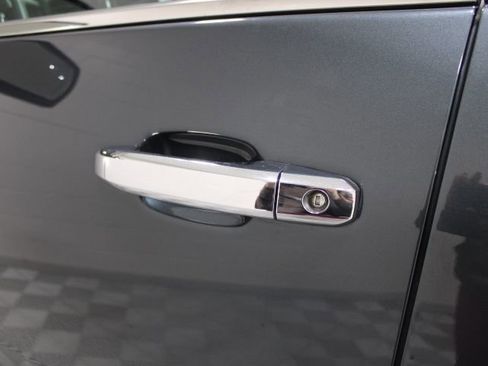 Used 2018 GMC Sierra 1500 SLT image 16