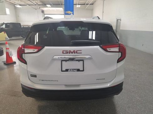 Used 2024 GMC Terrain SLE w/ Driver Convenience Package AWD/4WD image 5