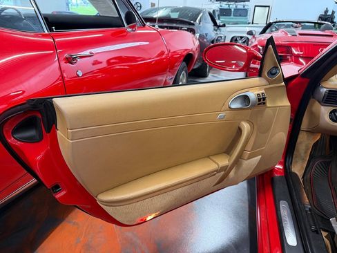 Used 2006 Porsche 911 Cabriolet image 6
