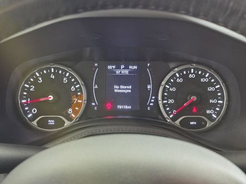 Used 2018 Jeep Renegade Latitude w/ Cold Weather Group image 33