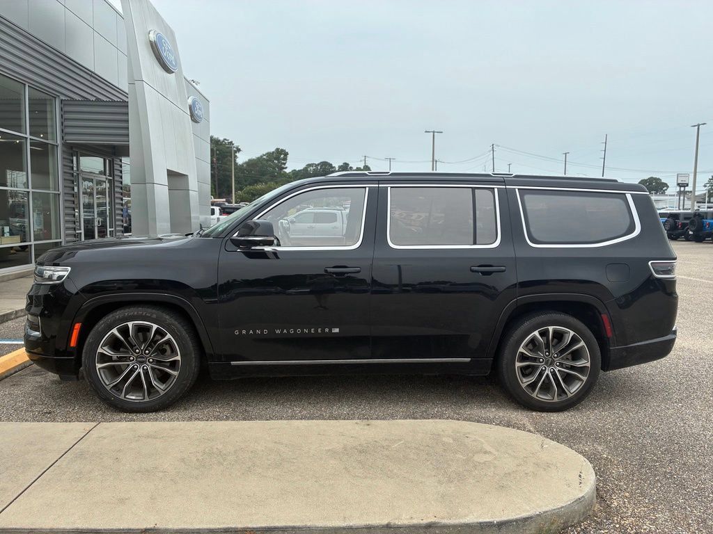 Used 2023 Jeep Grand Wagoneer Series III w/ Rear Seat Video Group 1 AWD/4WD image 4