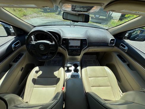 Used 2015 Jeep Grand Cherokee Overland image 32