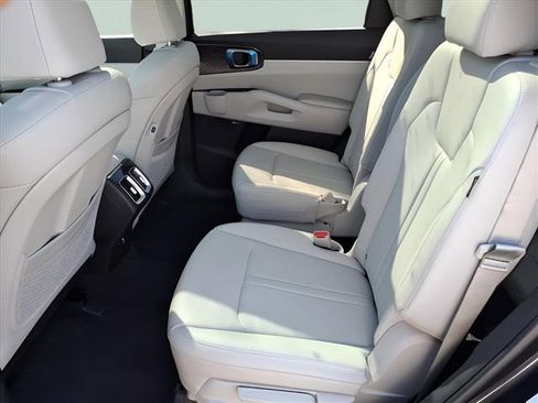 New 2026 Kia Sorento EX w/ EX Premium Package FWD image 26