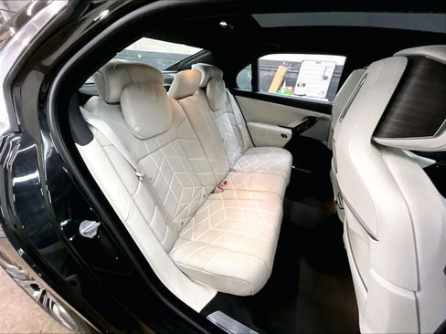 Used 2024 BMW i7 xDrive60 w/ Executive Package AWD/4WD image 29