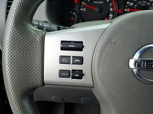 Used 2015 Nissan Frontier SV w/ SV Value Truck Package RWD image 27