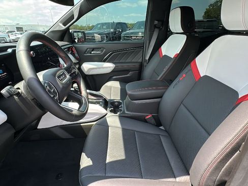 Used 2024 GMC Canyon AT4X image 9