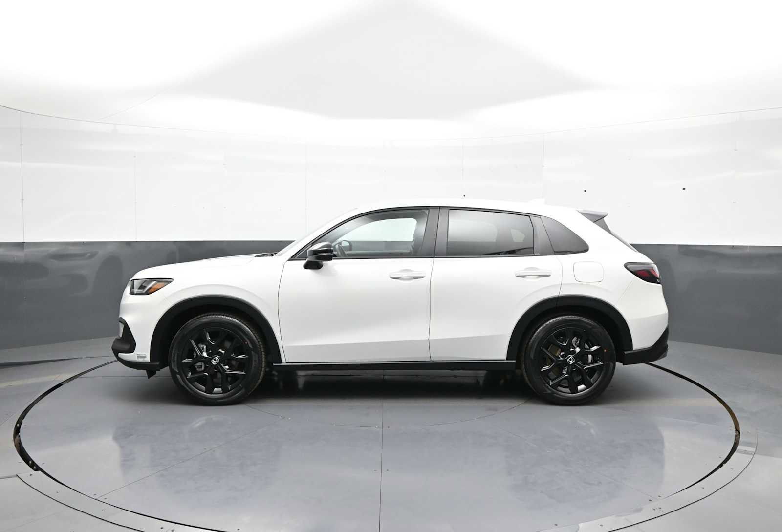 Certified 2025 Honda HR-V Sport image 9