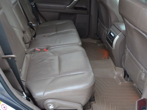 Used 2015 Lexus GX 460 w/ Premium Package image 31